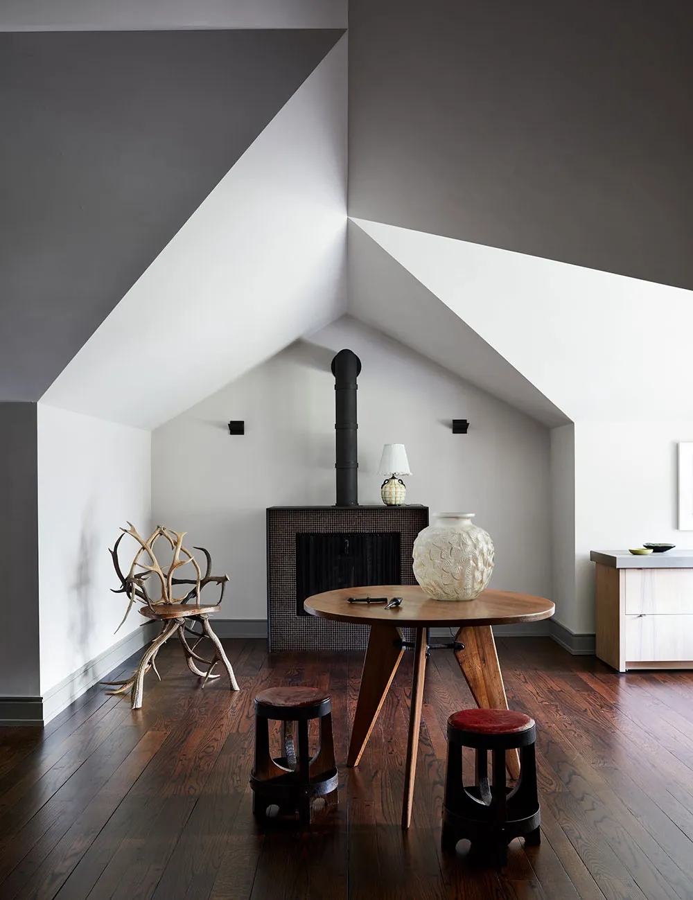 Diseño inusual de casa junto al lago en Estados Unidos - Gallery image 10