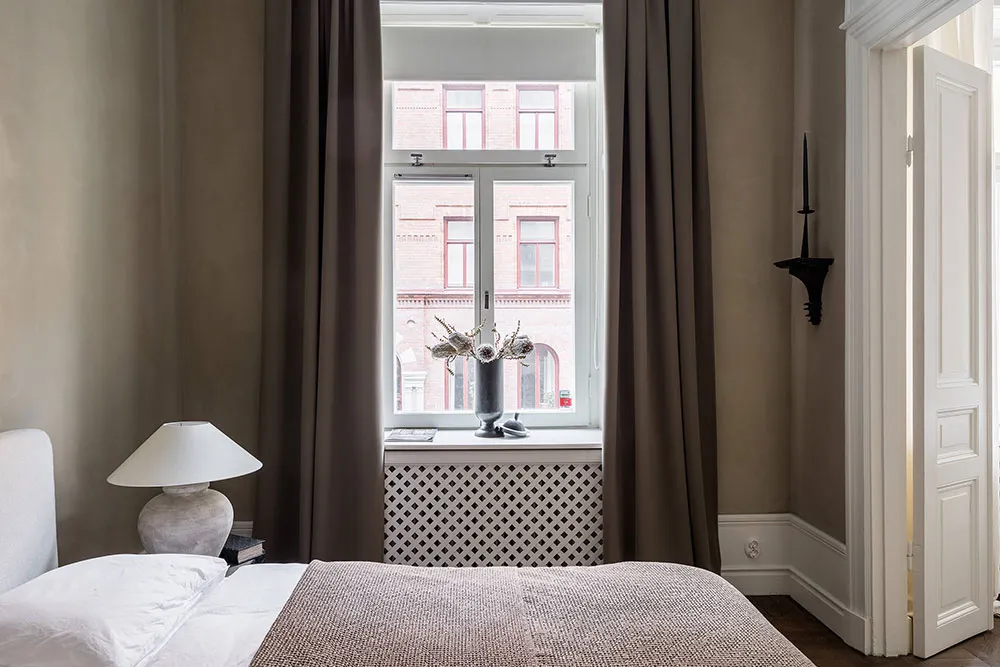 स्टॉकहोम में “सैंड टोन्स” में बनाया गया “मॉडर्न क्लासिक” - Gallery image 15