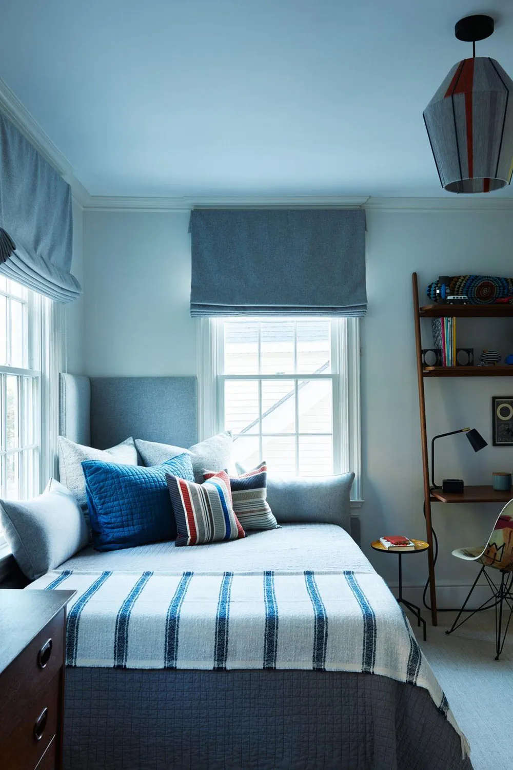 Стильний дизайн у прохолодних тонах для будинку в Коннектикуті - Gallery image 14