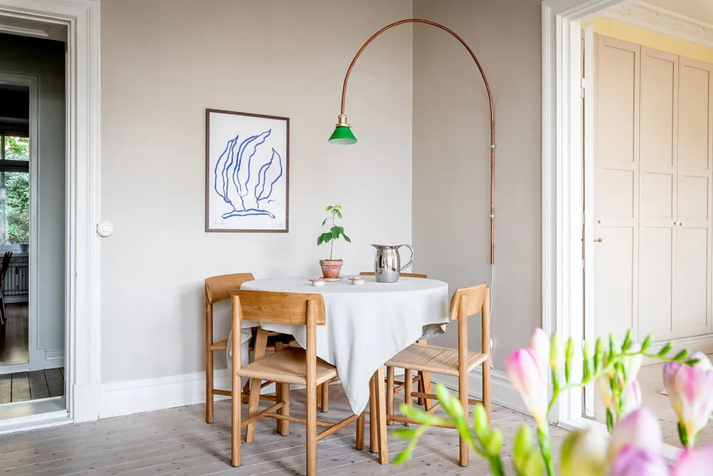 Appartement cosy dans des tons sableux à Stockholm - Gallery image 18
