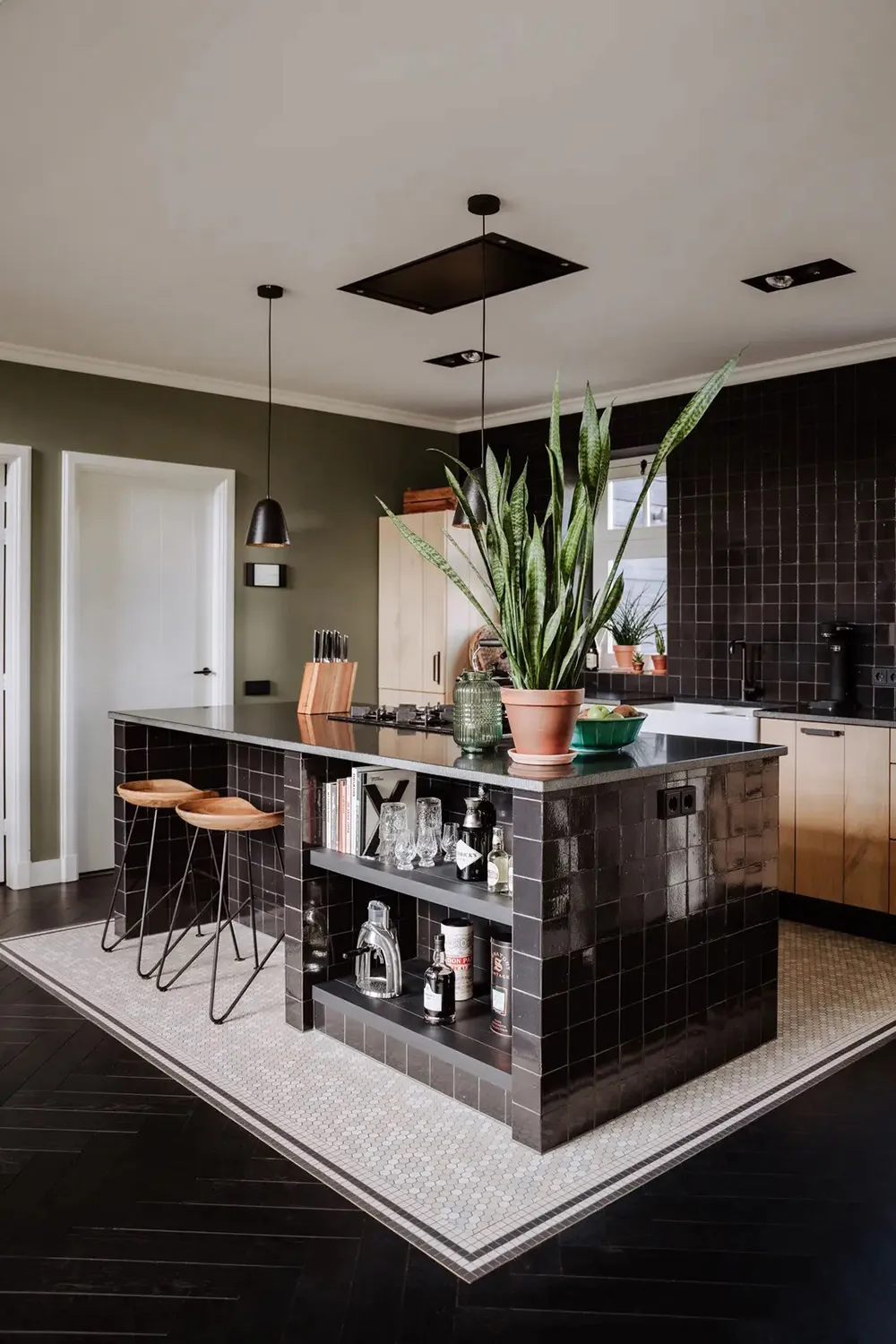 Dunkle Böden und traditionelle Charme: Neuer Landhaus-Stil in den Niederlanden - Gallery image 8