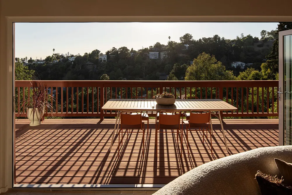 Cozy Modern Design of an Unusual House in California - Gallery image 15