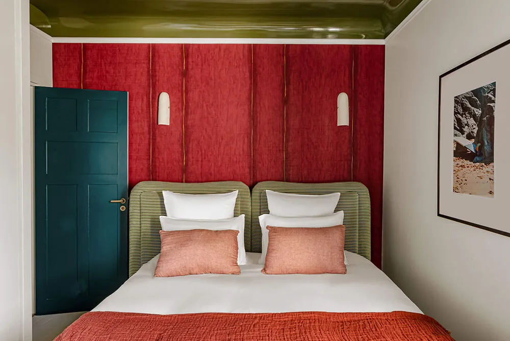 Гри з кольором і декором у красивому гостевому домі на Атлантичному узбережжі Франції - Gallery image 17