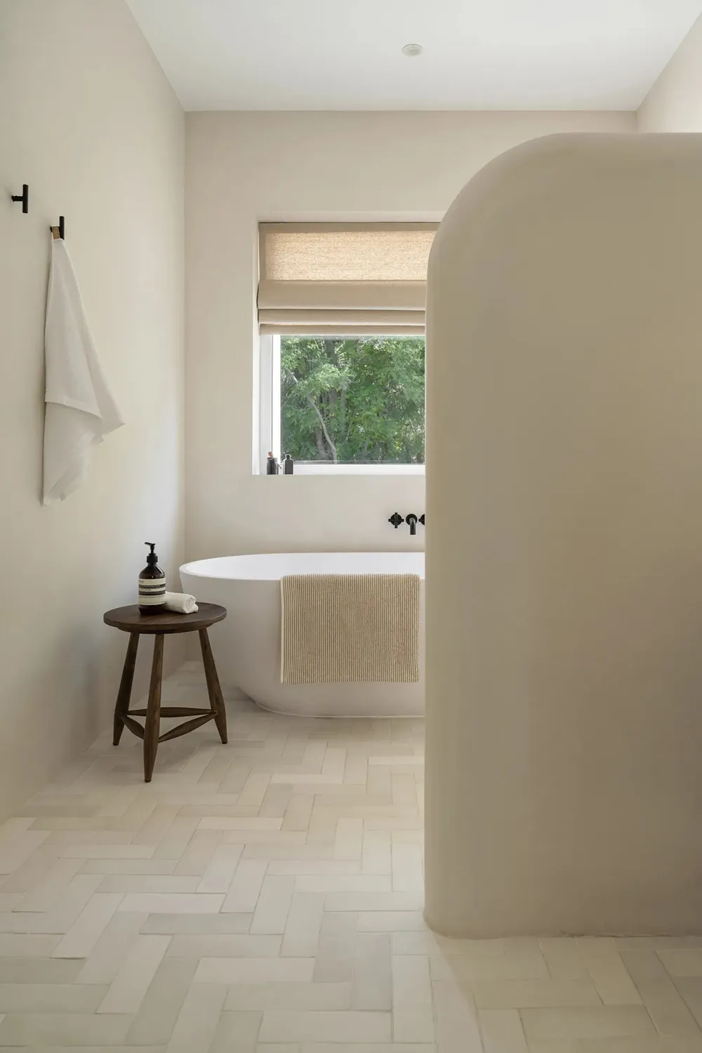 Lightness and Air: Designer's Villa in Dubai - Gallery image 15