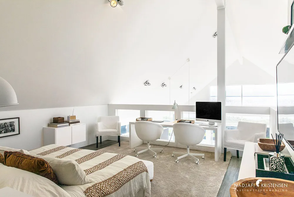 Casa escandinava moderna en la costa del mar - Gallery image 11