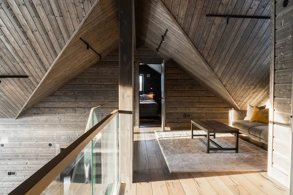 Сучасне скандинавське шале з темною деревиною - Gallery image 13