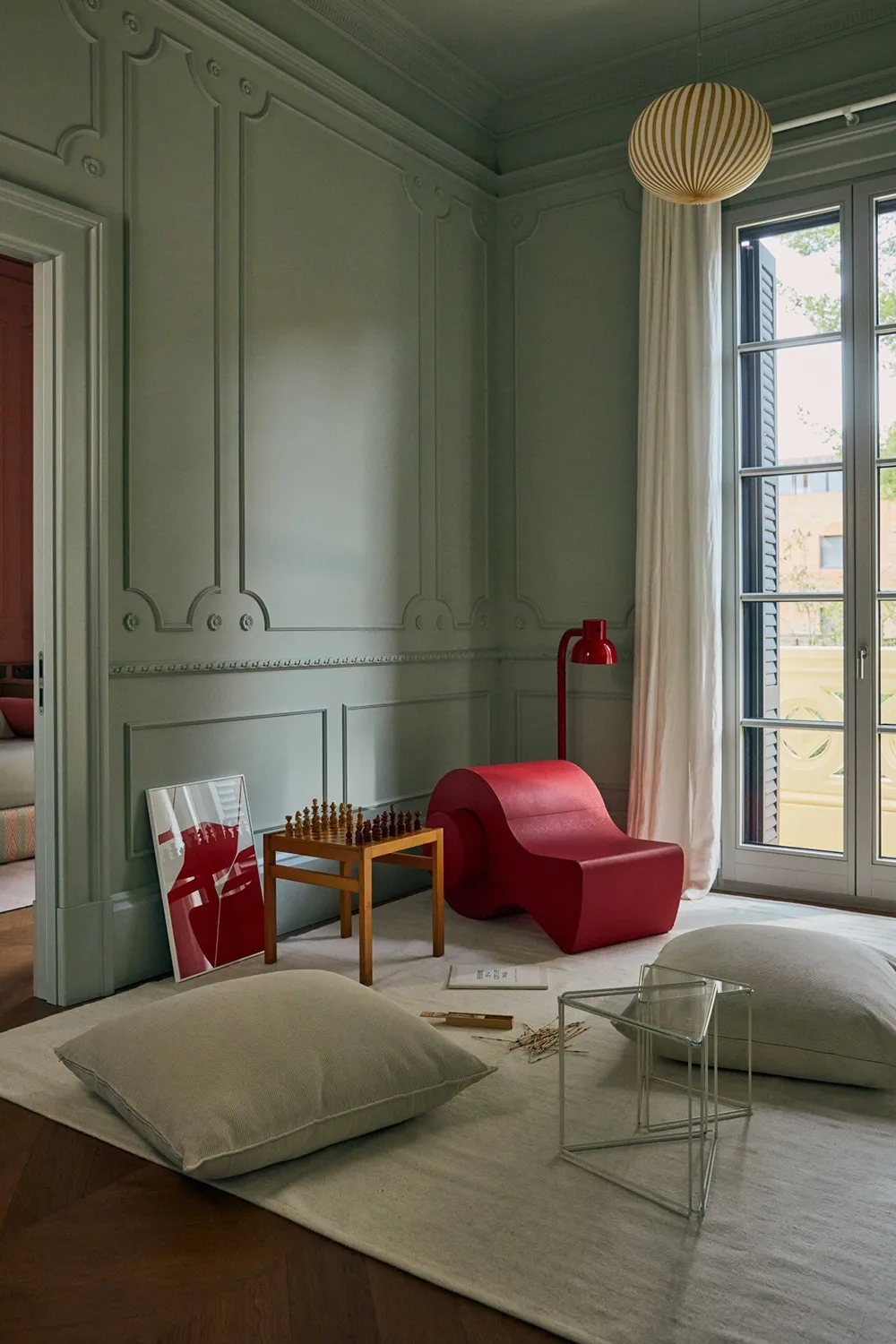 Milchige Interieurs eines eleganten Townhouses in Barcelona - Gallery image 18