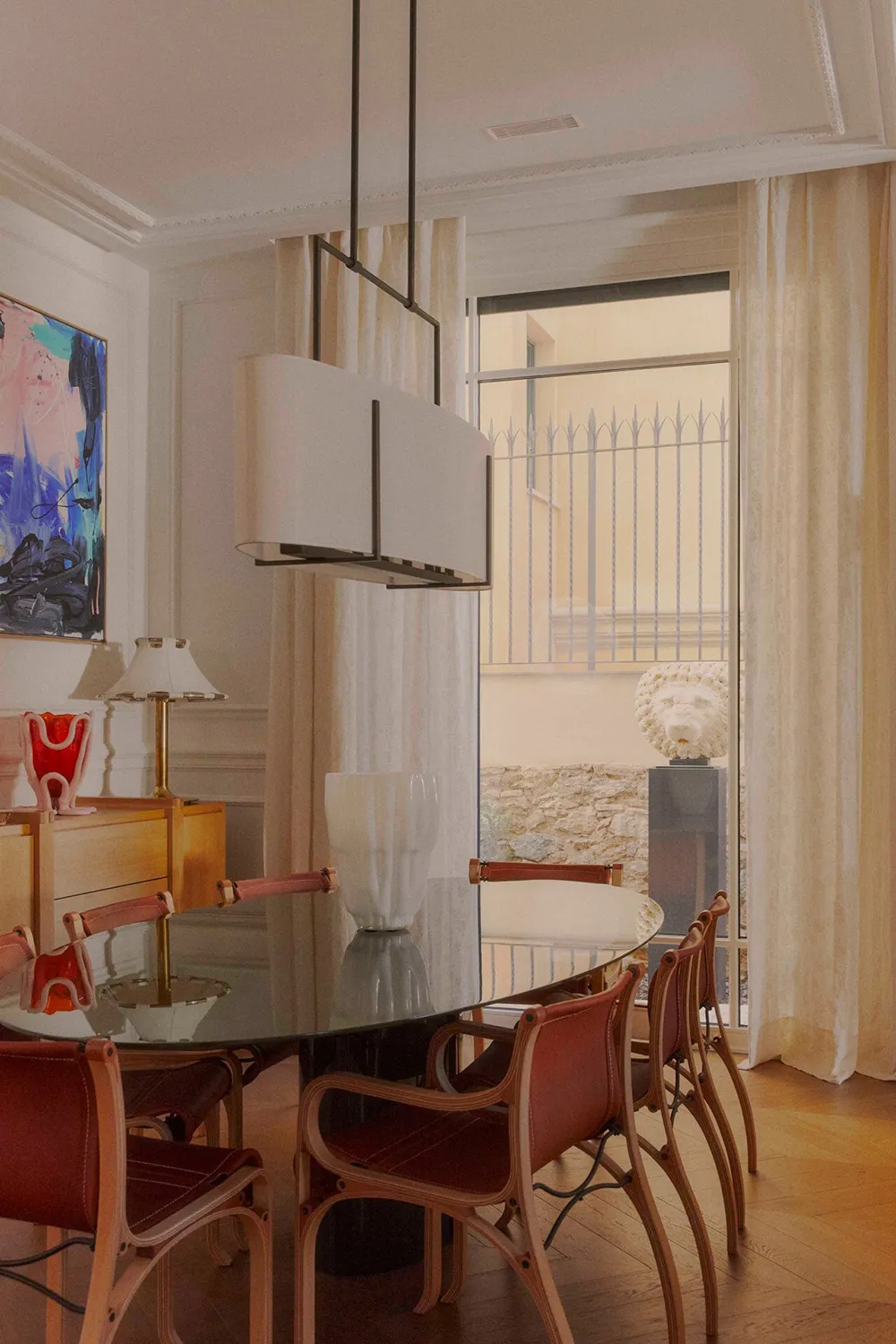 Milchige Interieurs eines eleganten Townhouses in Barcelona - Gallery image 10