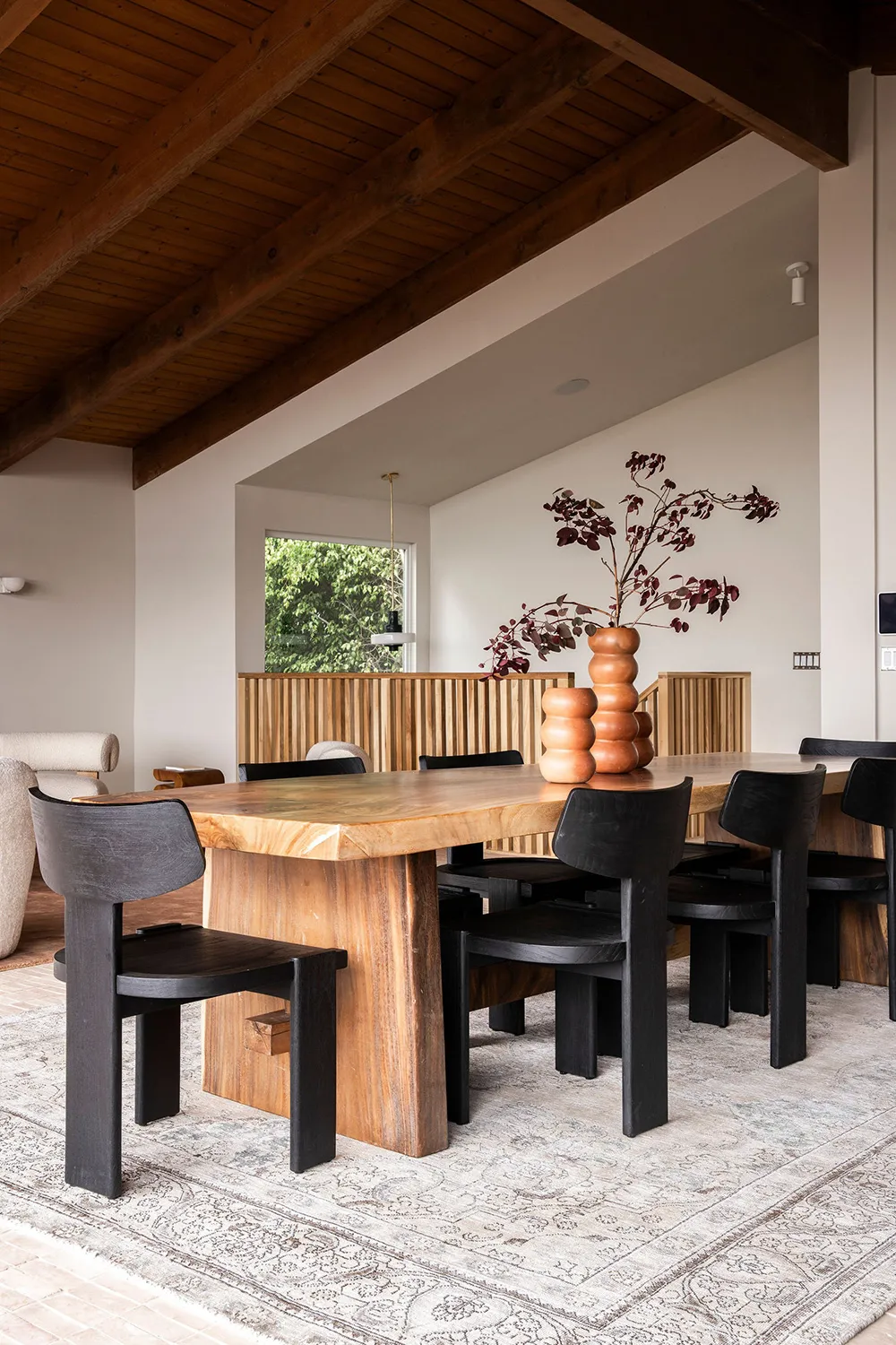 Cozy Modern Design of an Unusual House in California - Gallery image 1