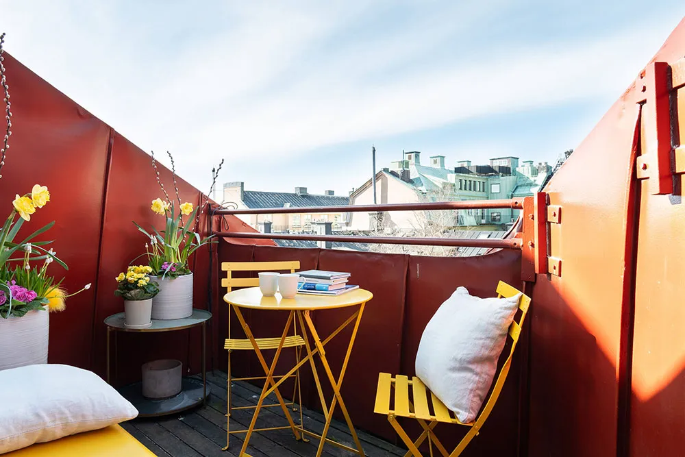 Летние акценты в декоре светлой мансардной квартиры в Стокгольме (70 кв. м) - Gallery image 6