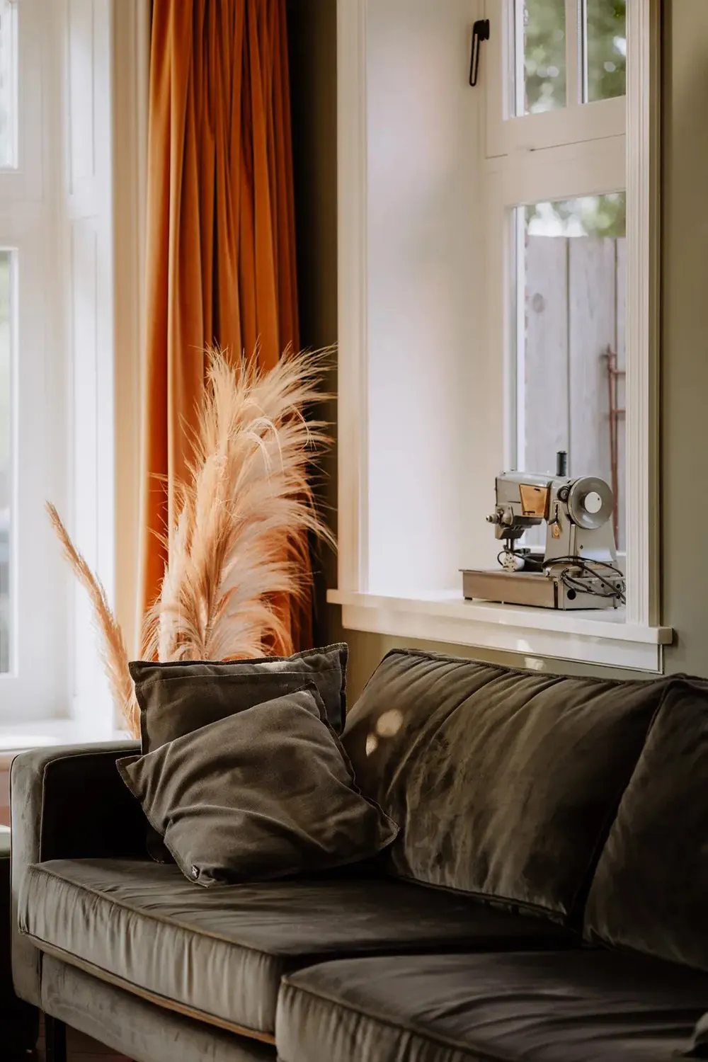 Dunkle Böden und traditionelle Charme: Neuer Landhaus-Stil in den Niederlanden - Gallery image 11