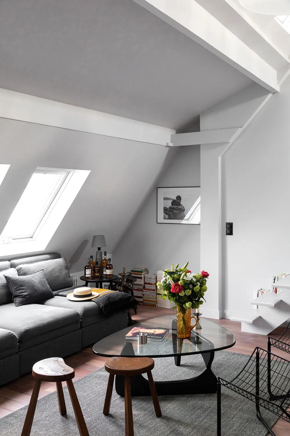 Increíble apartamento blanco y negro en ático en París (45 m²) - Gallery image 1