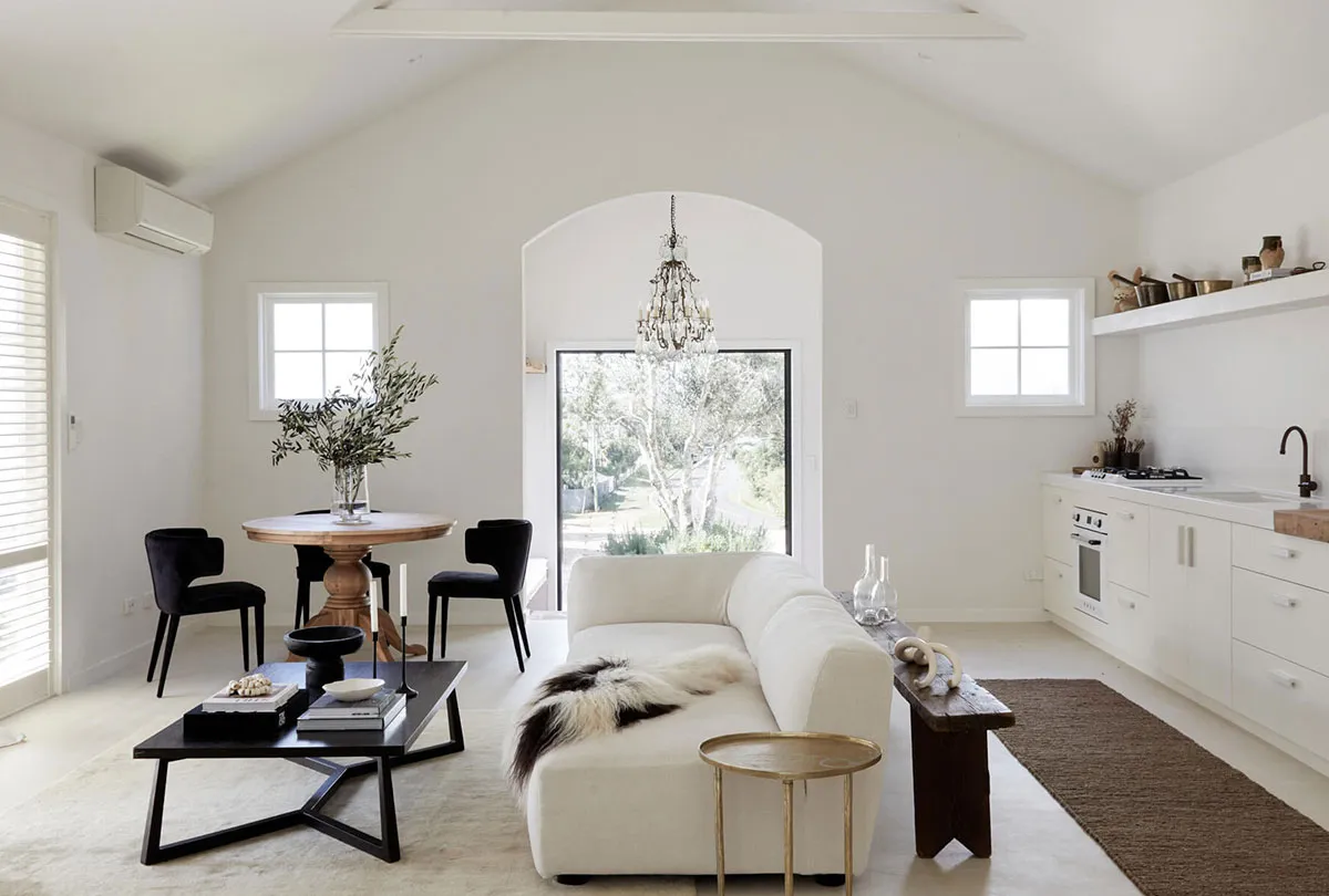 Милый амбар: маленький домик с белыми интерьерами для отдыха на выходных - Gallery image 4