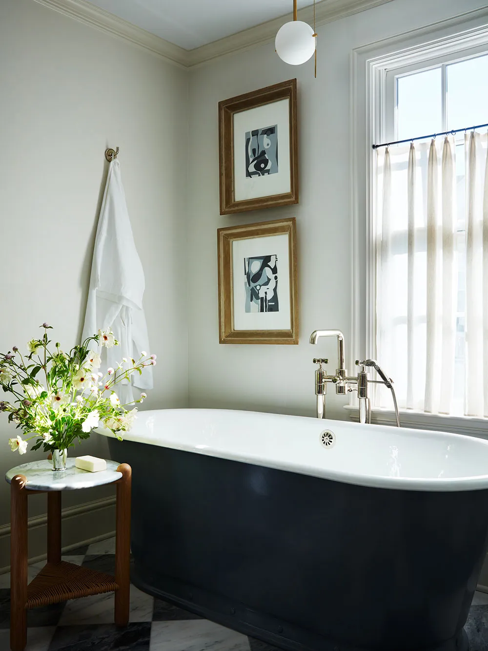 Стильний дизайн у прохолодних тонах для будинку в Коннектикуті - Gallery image 13