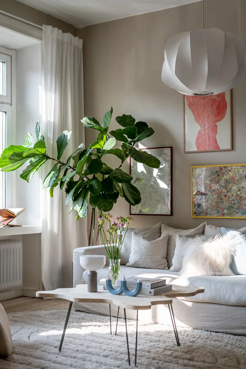 Appartement cosy dans des tons sableux à Stockholm - Gallery image 14
