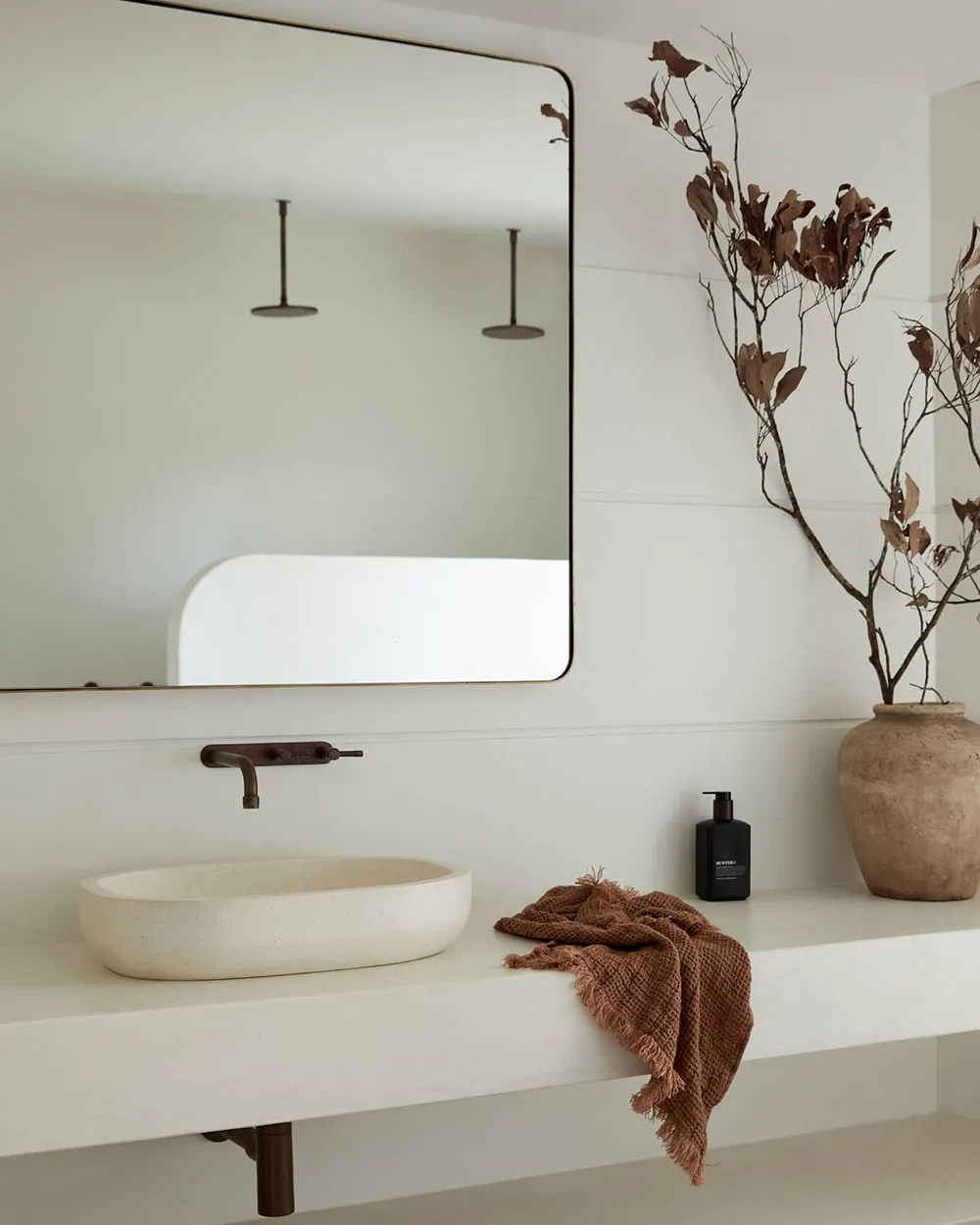 Милый амбар: маленький домик с белыми интерьерами для отдыха на выходных - Gallery image 16