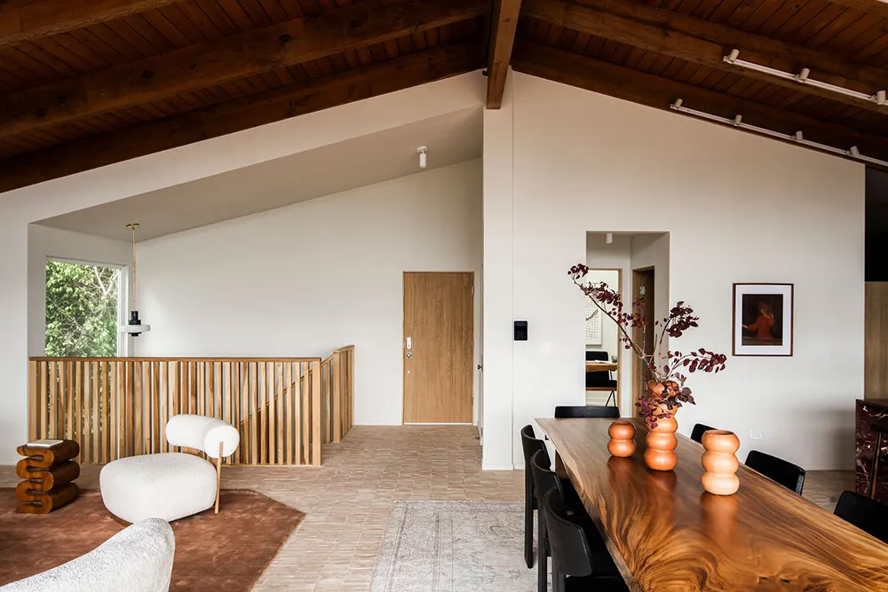 Cozy Modern Design of an Unusual House in California - Gallery image 10