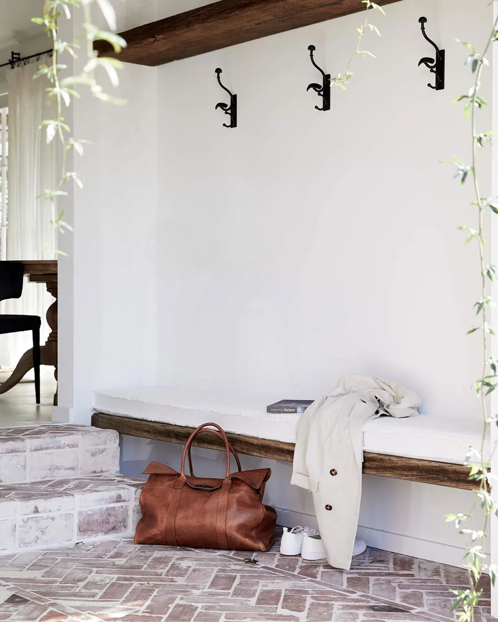 Милый амбар: маленький домик с белыми интерьерами для отдыха на выходных - Gallery image 22