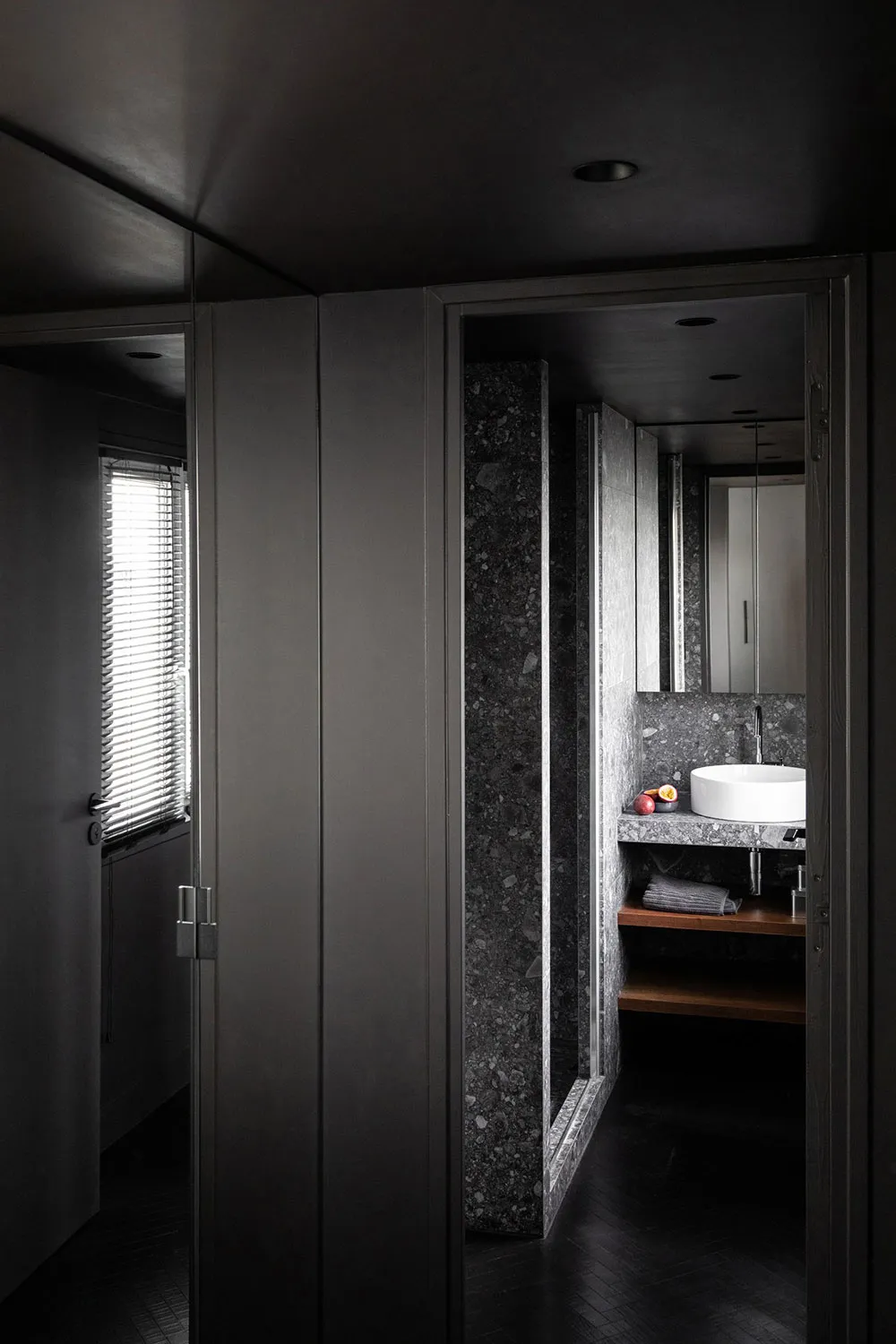 Increíble apartamento blanco y negro en ático en París (45 m²) - Gallery image 13