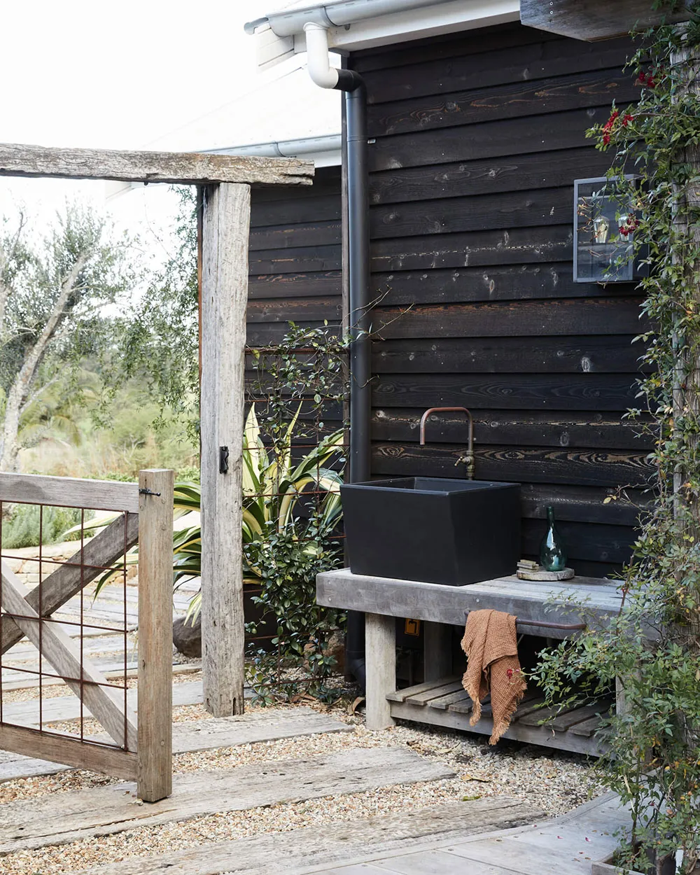 Милый амбар: маленький домик с белыми интерьерами для отдыха на выходных - Gallery image 19