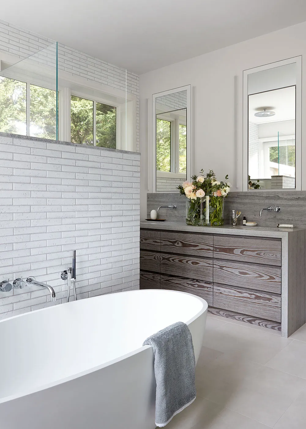 Bright and Cozy Vacation Cottage with Water Access on Long Island - Gallery image 12