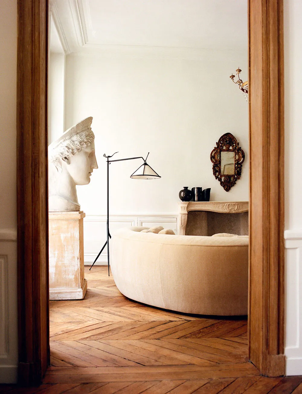 Skułptury, design vintage i nowoczesny styl: apartamenty w Paryżu (75 m²) - Gallery image 9