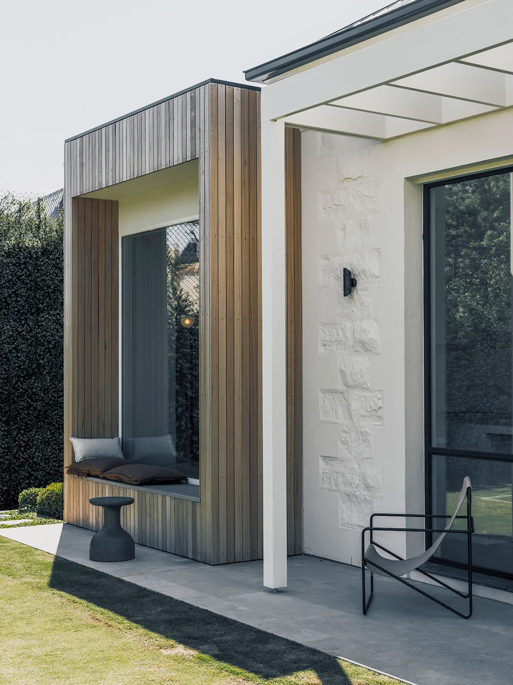 オーストラリアにおけるスタイリッシュなインテリアデザインの背景として、興味深い天井や古典的なディテール - Gallery image 13