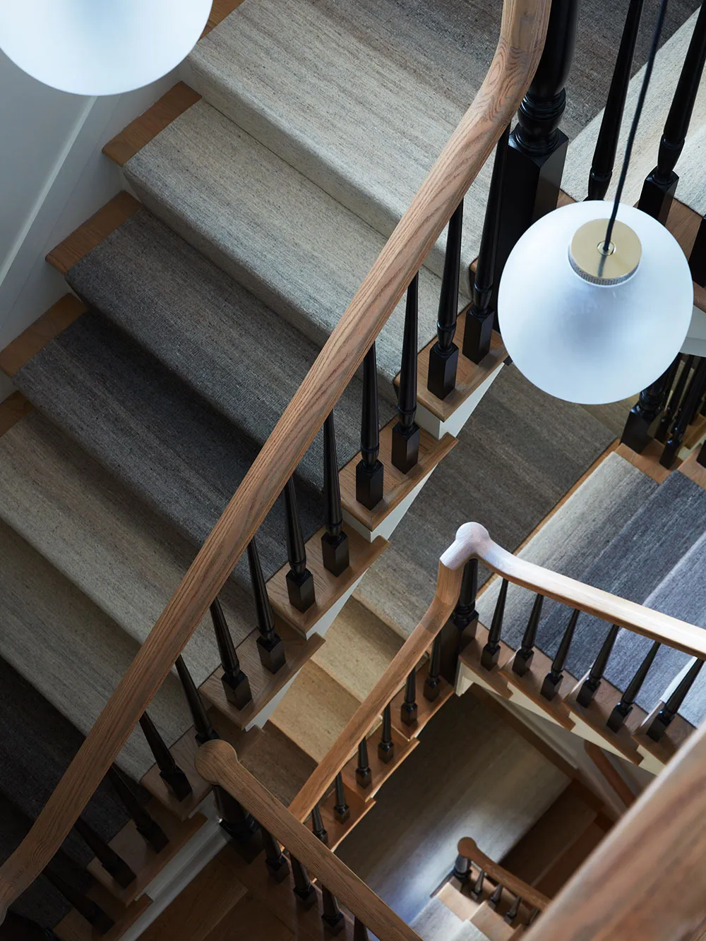 Стильний дизайн у прохолодних тонах для будинку в Коннектикуті - Gallery image 9