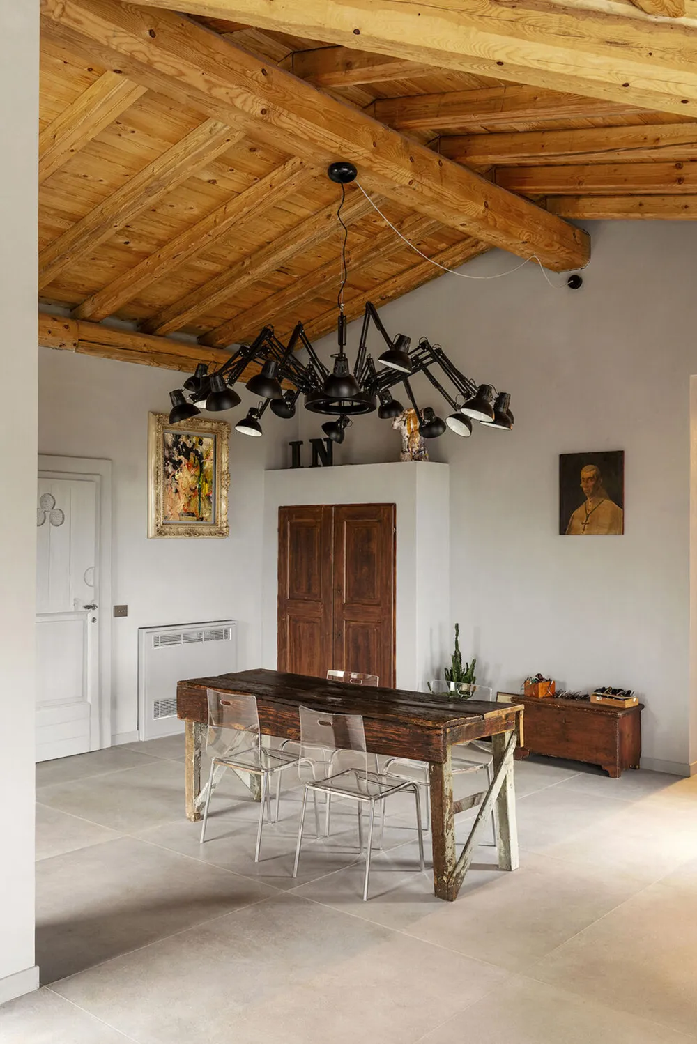 Historic Architecture, Bold Design and Nature: House in Italy - Gallery image 3