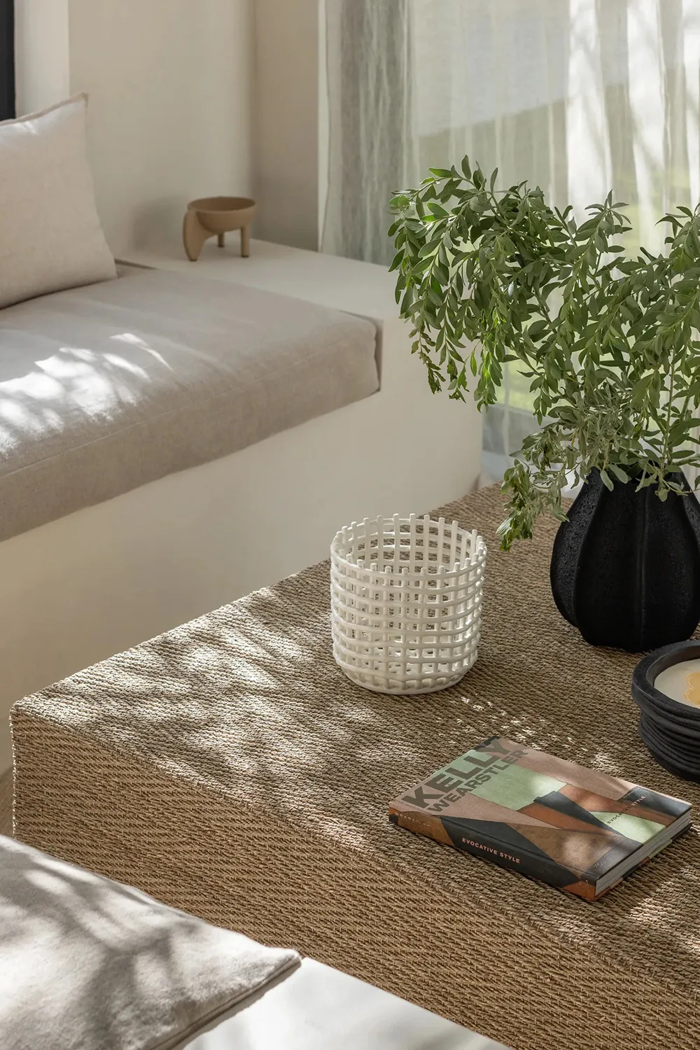 Lightness and Air: Designer's Villa in Dubai - Gallery image 4