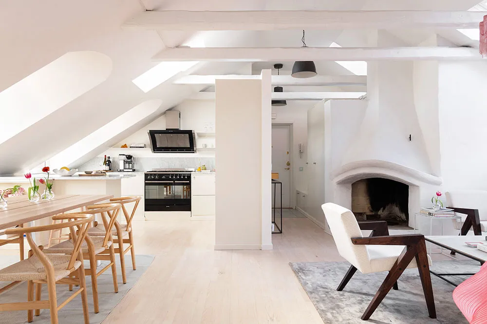 Летние акценты в декоре светлой мансардной квартиры в Стокгольме (70 кв. м) - Gallery image 3