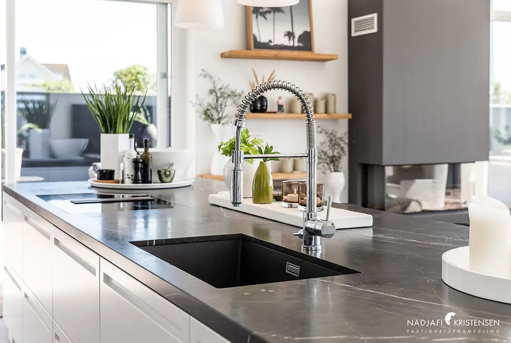 Casa escandinava moderna en la costa del mar - Gallery image 9