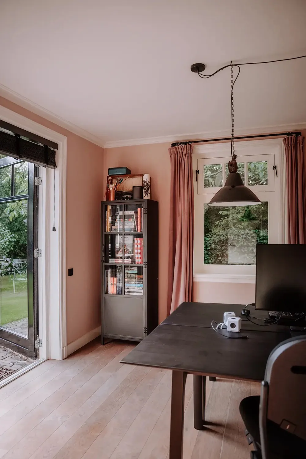 Dunkle Böden und traditionelle Charme: Neuer Landhaus-Stil in den Niederlanden - Gallery image 22