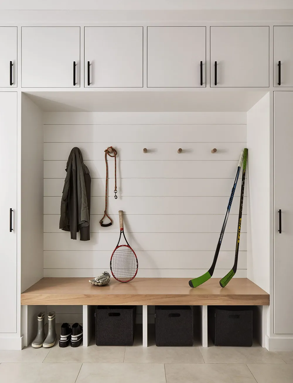 Intérieurs blancs avec des touches chaudes : maison de campagne confortable à proximité de New York - Gallery image 13