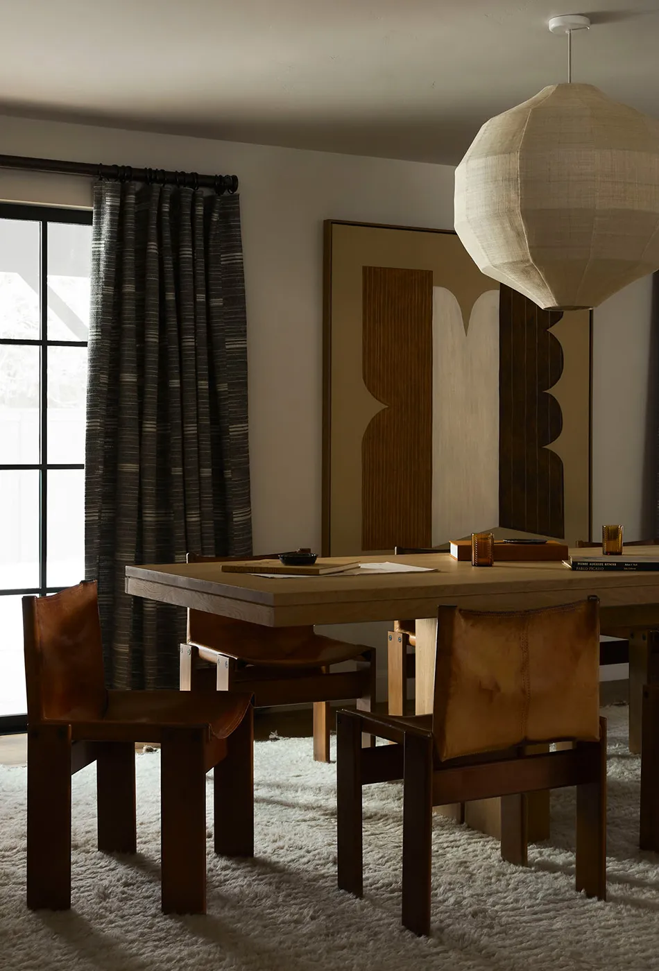 Przyciemnione wnętrza górskiego domu w stanie Juta - Gallery image 20