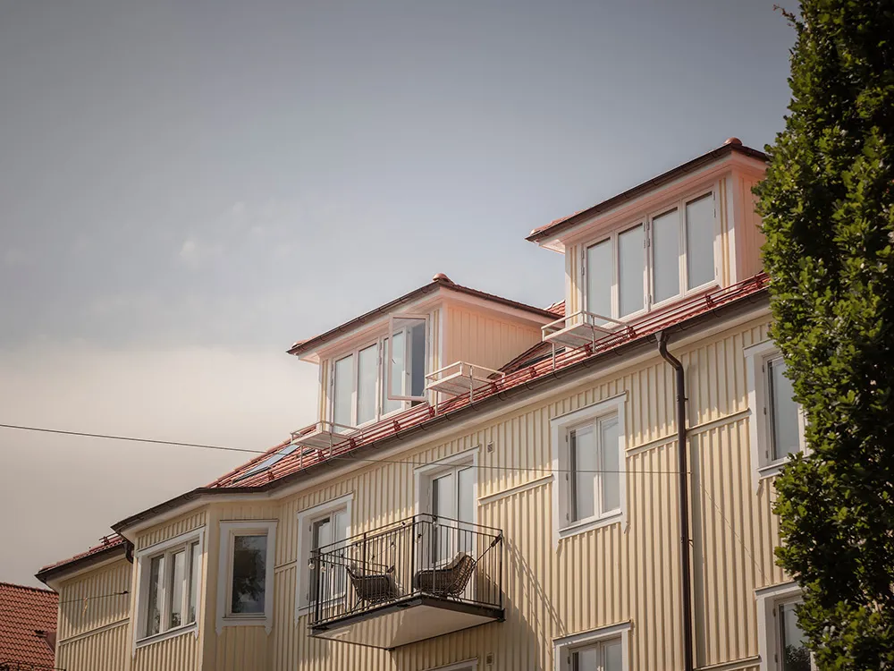 Lekki i przestronny интерьер małej mansardówki w Gotenborgu (36 m²) - Gallery image 22