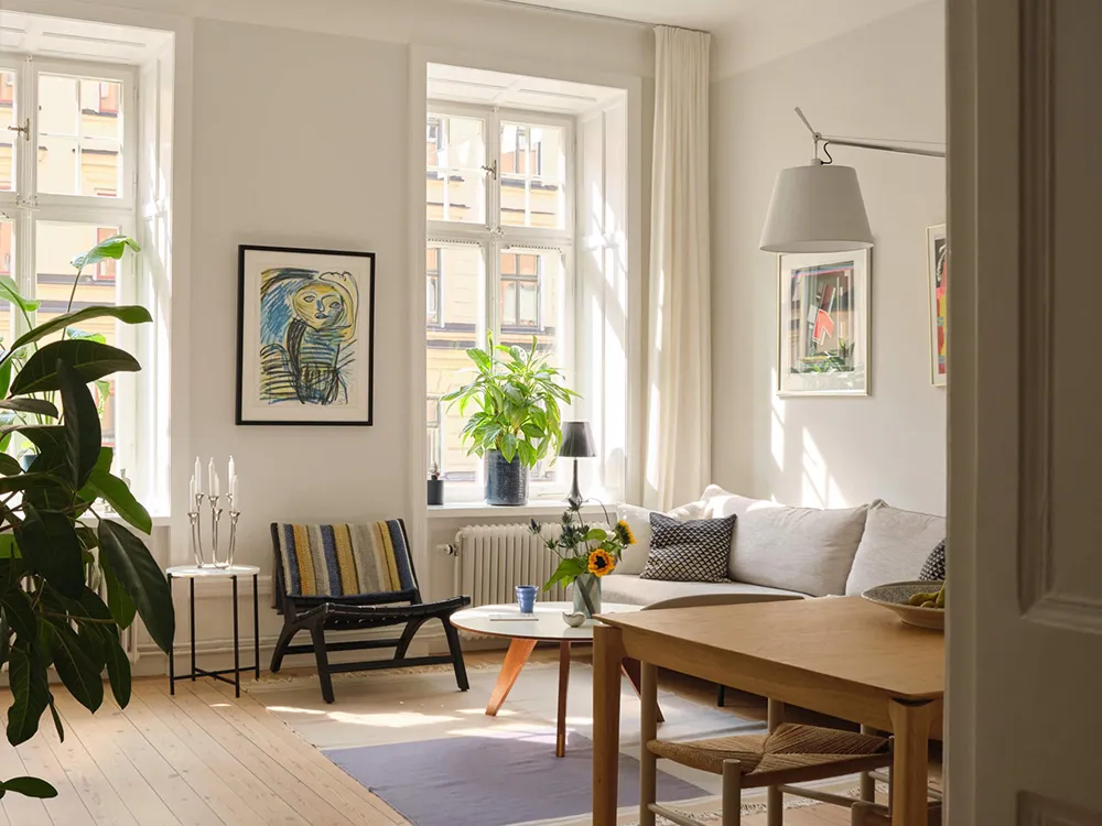 Interior escandinavo luminoso con acentos frescos (78 m²) - Gallery image 3