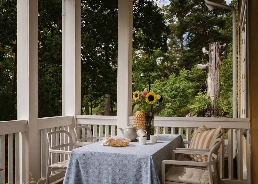 Piękny żółty domek z słończnymi wnętrzami w Szwecji - Gallery image 7