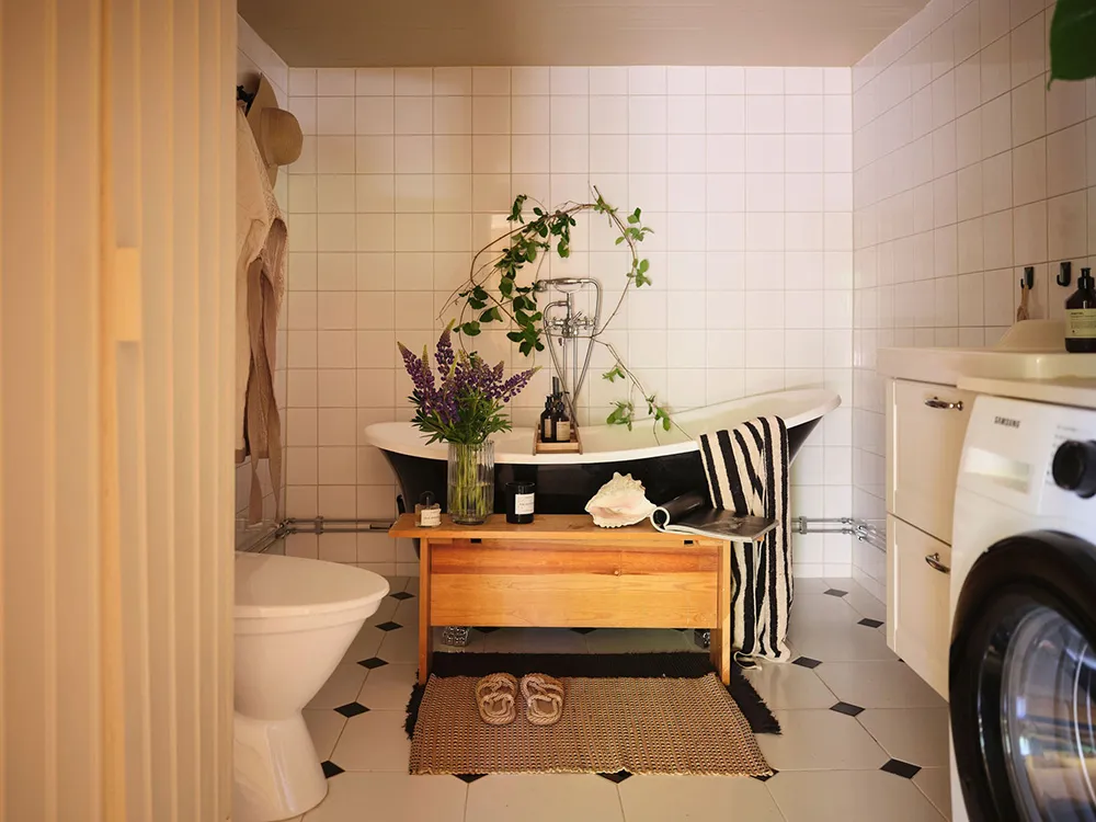 Светлые современные интерьеры старой шведской дачи - Gallery image 30