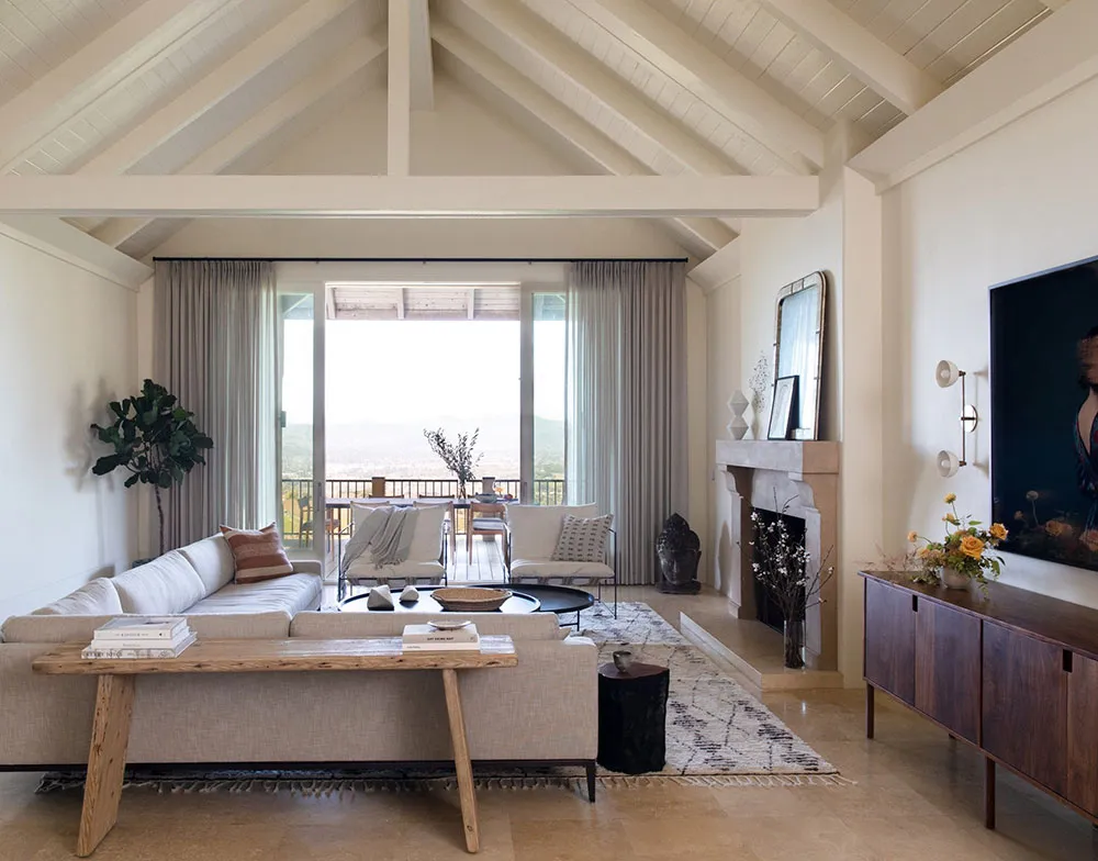 Невероятные виды на долину и спокойный натуральный дизайн: дом в Калифорнии - Gallery image 3