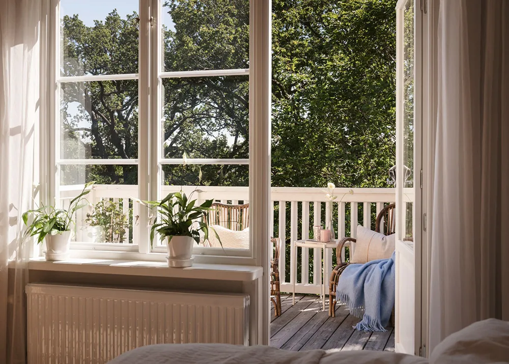 Piękny żółty domek z słończnymi wnętrzami w Szwecji - Gallery image 24