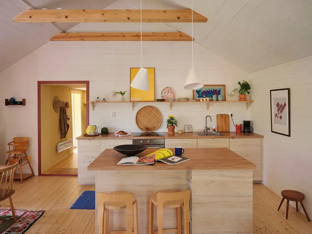 Светлые современные интерьеры старой шведской дачи - Gallery image 8