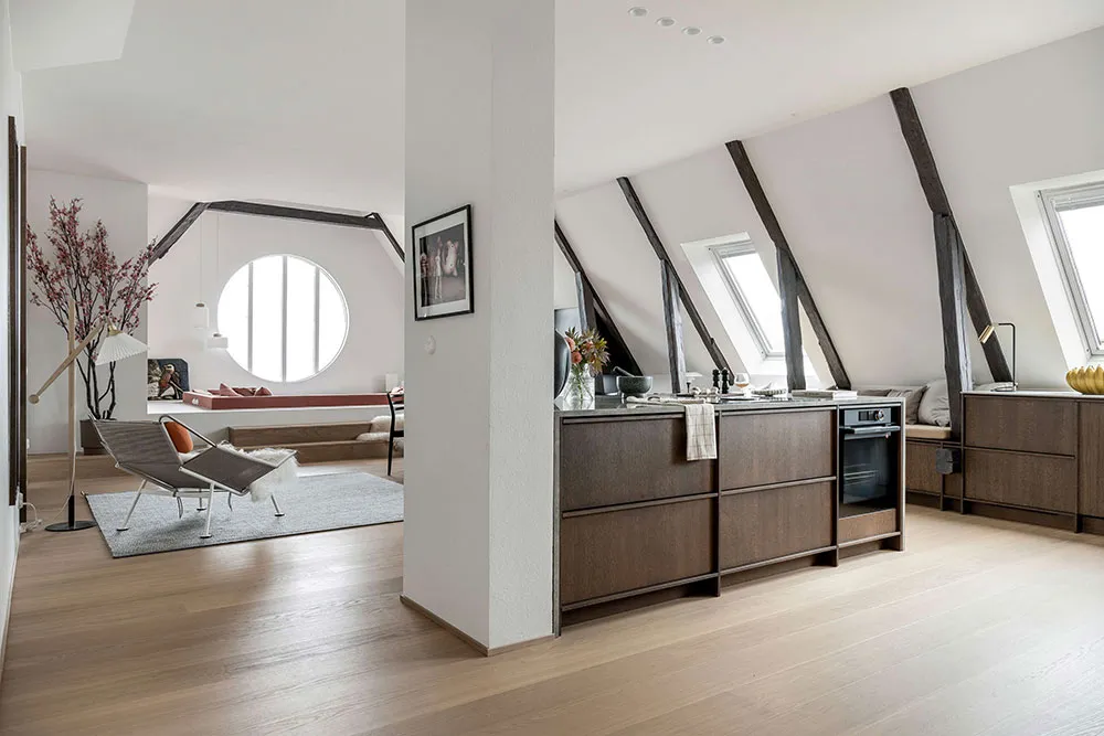 Японские мотивы в просторной мансардной квартире в Швеции - Gallery image 23