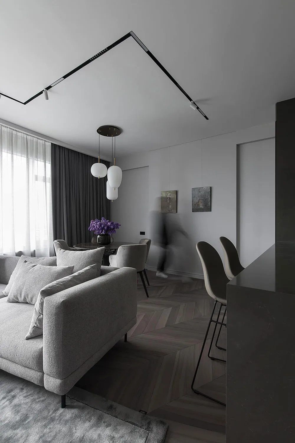 Diseños de interiores elegantes y sobrios en apartamento moderno en Kiev (76 m²) - Gallery image 2