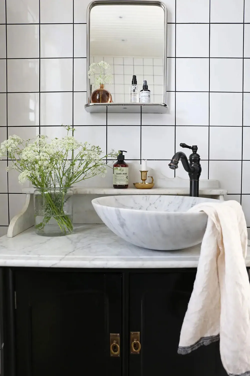 Reizvoller schwarzer Hüttenplatz am Waldrand in Schweden - Gallery image 11