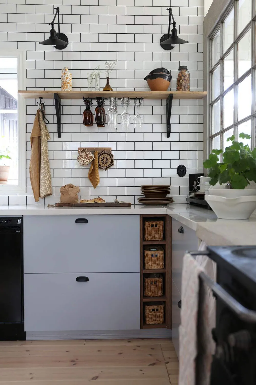 Reizvoller schwarzer Hüttenplatz am Waldrand in Schweden - Gallery image 7