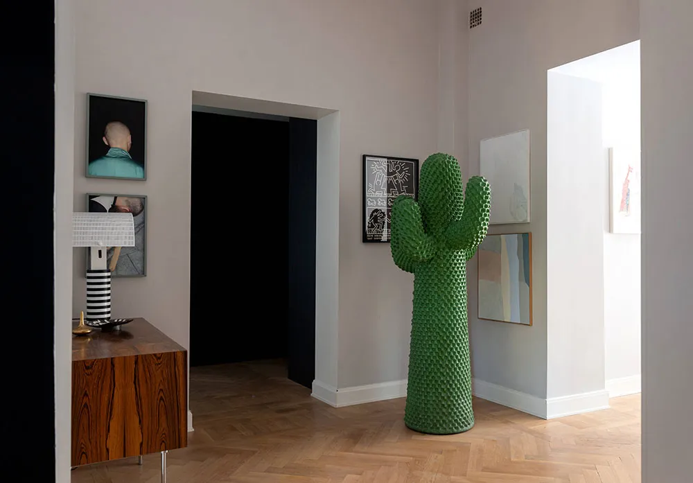 Designmöbel und modernes Kunst: Helle Wohnung in Stockholm - Gallery image 17