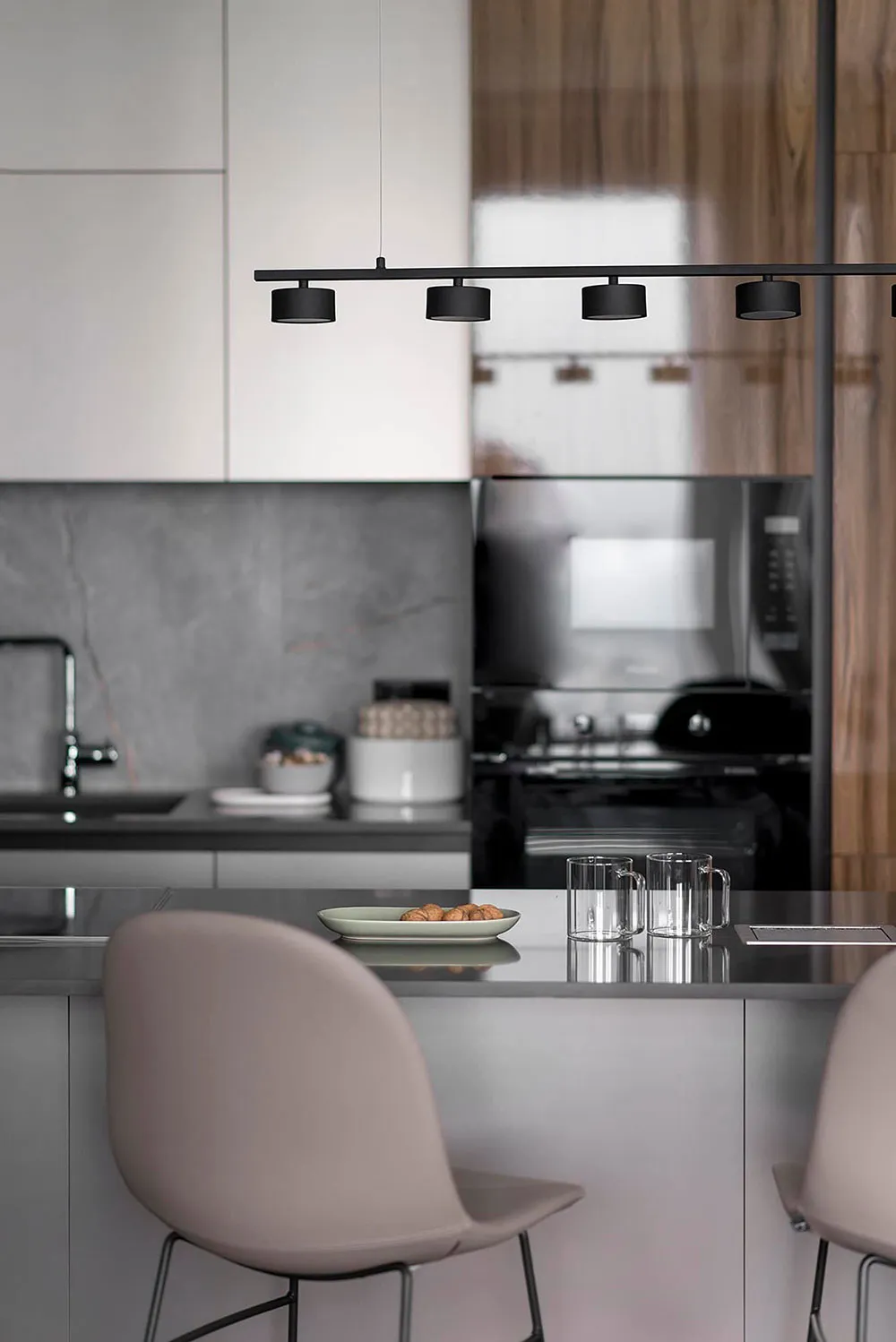 Diseños de interiores elegantes y sobrios en apartamento moderno en Kiev (76 m²) - Gallery image 17