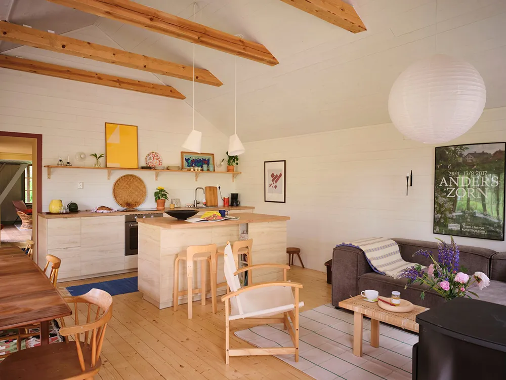 Светлые современные интерьеры старой шведской дачи - Gallery image 6