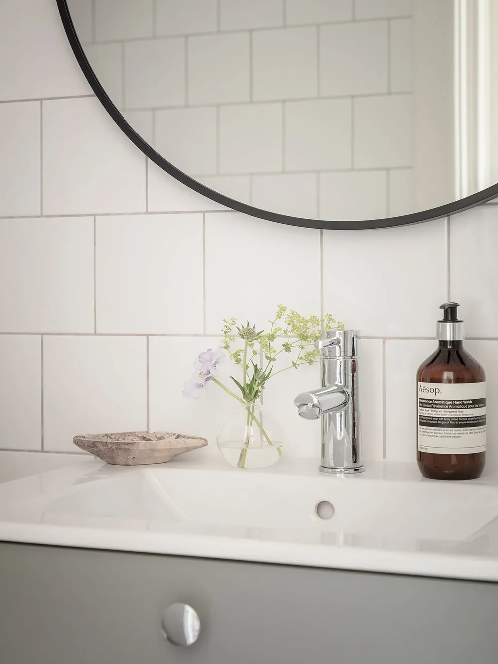 Lekki i przestronny интерьер małej mansardówki w Gotenborgu (36 m²) - Gallery image 20